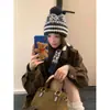 Gorro de Punto Jacquard Estilo Coreano para Mujer, Pompones Vintage para Otoño e Invierno, Adelgazante de Rostro, Versión Delgada Gruesa, Bufanda de Doble Uso