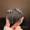 Peine Exquisito y Fresco con Hojas de Pedrería Negra para el Cabello para Mujeres Nueva Herramienta Pequeña de Nicho para Recogidos en la Parte Trasera de la Cabeza Pasador Peine para el Cabello