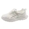 Zapatillas blancas de corte bajo para mujer, nuevo modelo de verano 2026, malla transpirable, finas, suela blanda, cómodos zapatos casuales, zapatillas deportivas