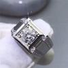 Anillo de diamantes dominantes de 18 quilates con baño de diamantes, imitación de moissanita, grupo de lujo con incrustaciones, baño de platino PT950, anillo de diamantes de doble fila de 2 quilates.