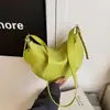 Nova Bolsa de Ombro Grande com Padrão Trançado Embossado, Estilo Retro Europeu e Americano, Simples, Relaxada, Moderna, Fashion, Bolsa Versátil de Bolinho