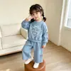 Conjunto de sudadera de manga larga con forro polar para niña estilo coreano de otoño e invierno con lazo, dulce y lindo conjunto de dos piezas para bebé
