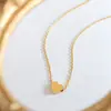 Colar de Titânio Popular Cruzado com Coração de Aço Inoxidável Dourado para Mulheres, Estilo Coreano Não Desbota, Corrente para Clavícula de Luxo Leve