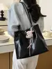 2026 Nuevo Bolso Tote Casual Tejido Vintage Transfronterizo de Gran Capacidad, Bolso de Hombro Sencillo y Moderno de Color Sólido para Mujer