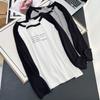 Camiseta feminina plus size 200, nova coleção outono 2024, gola alta, contraste de letras, estampa de nicho, 4953