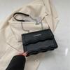 Bolso Cuadrado Pequeño Nuevo Bolso Estilo Coreano para Mujer 2025 Nuevo Color Sólido Sencillo Moda Patrón de Ondas Cadena Hombro Cruzado