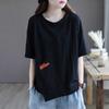 Camiseta de Algodão 2023 Novo Estilo Verão Solta Gola Redonda para Mulheres, Top Blusa de Bolsos com Aba Assimétricos Estilo Artístico Manga Meia para Mulheres