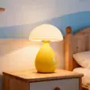 Lámpara de Mesa Personalizada Transfronteriza Cerámica Nórdica Color Crema Hongo Lámpara de Noche Decorativa Atmósfera Creativa para Dormitorio Luz Nocturna