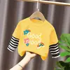 Moda outono e primavera, camiseta de algodão puro com retalhos estilo desenho animado para meninas, imitando duas peças, camiseta básica listrada para meninas