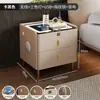 Mesa de Cabeceira Simples e Confortável Estilo Casa Tampo em Rocha Estilo Celebridade da Internet Moderna Luxo Leve Italiano Multifuncional Armário de Cabeceira Inteligente