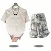 Conjunto Masculino Elegante de Manga Curta Tendência Nova Primavera e Verão Casual Estampa de Letras Moda Meia-Manga Gradiente Gola Redonda Versátil Camiseta