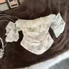 Top de tirantes floral ajustado estilo francés con hombros descubiertos, volantes y fruncido en la cintura