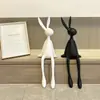 Adornos Minimalistas Modernos en Blanco y Negro de Conejo Lindo con Orejas Largas Modelo para Habitación Sala de Estar Junto a Mueble de TV Aparador de Vino Estantería Decoración