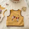 Colete Aconchegante de Pelúcia Gato para Crianças Acariciar Desenho Animado Meninos e Meninas Bebês 26 Outono/Inverno Colete Quente Camada Interna Essencial para Uniforme Escolar Tendência