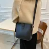 2026 Nuevo Bolso Cubo para Mujer con Textura Retro Elegante Bolso de Hombro Único de Moda Artístico Tendencia Bolso Cruzado de Estilo Minimalista