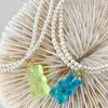 Collar de oso de resina con perlas de imitación de hada súper dulce europea y americana, lindo oso de color caramelo de dibujos animados, cadena de clavícula doble