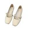 Sapatos Mary Jane estilo francês para mulheres, nova moda outono 2026, sapatos baixos macios com solado de pérolas, sapatos rasos leves antiderrapantes
