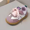Sapatos para Meninas 2026 Primavera e Outono Novos Tênis Esportivos Infantis Tênis Casuais Antiderrapantes para Bebês Sola Macia Sapatos Leves