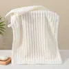 Toalha de Banho Estilo Jovem, Espessada e Ampliada, Altamente Absorvente, Toalha de Banho para Adultos, Uso Diário Doméstico, Toalha de Banho de Fibra Fina, Toalha de Banho 70*140