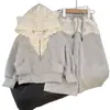 Novo Conjunto de Roupa de Outono para Meninas Jaqueta Estilosa Cardigan de Renda para Crianças Moletom com Capuz de Duas Peças Menina Tendência Primavera/Outono