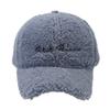 Gorro de béisbol cálido de forro polar bereber para otoño e invierno, estilo coreano versátil que hace que la cara parezca pequeña, gorro grueso de subred roja de moda con letras y visera