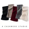 Bufanda de punto de cachemira para mujer, de color liso, simple y versátil, suave y agradable para la piel, gruesa y cómoda, perfecta para usar en capas y mantenerte abrigada en climas fríos.