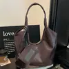 2026 Nova Bolsa Tote Grande Capacidade em Couro Wax Oiled Retro Sensação de Alto Padrão Bolsa de Ombro Único Feminina Bolsa para o Dia a Dia da Mulher