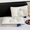 Almohada de núcleo de cápsula espacial de punto de cuatro caras, modelo nuevo 2026