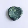 Pedra Crua de Cristal Natural Pedra em Formato de Coração Pedra para Alívio de Estresse Brinquedo Peça 4cm Pedra de Massagem Pedra para Alívio de Estresse no Polegar Pedra de Energia Pequeno Ornamento