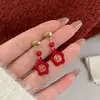 Brincos de Laço Festivo de Veludo Vermelho com Agulhas Prateadas para Mulheres, Projetados para Casamentos e Celebrações de Ano Novo no Outono e Inverno