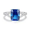 Anel de Diamante Quadrado Branco Flor de Gelo Brilhante 7x9mm Olhos Profundos para Mulheres Pulseira de Diamante em Fileira Triangular de Prata Esterlina 925 Presente