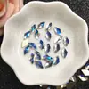 Novo Artesanato de Unhas Cristal Lua Luz Strass Fundo Plano Irregular Lua Azul Luz Strass Adesivos para Unhas 30 Peças