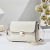 2026 Nuevo Modelo Bolso Pequeño Cuadrado con Solapa Estampado Patrón Oscuro para Mujer con Hebilla de Cierre Metálico, Bolso de Hombro, Bolso Cruzado para Viajes Diarios para Mujer, Mayoreo