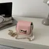 Bolso Pequeño de Hombro Cruzado de Cadena Perla Simple Versátil Elegante de Alto Valor Moda Nueva Primavera 2026