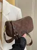 Bolso de Moda Versátil de Alta Gama para Viajes Diarios con Correa Ancha para el Hombro para Mujer 2026 Nuevo Bolso tipo Dumpling Presbópico Bolso de Hombro Único Cruzado
