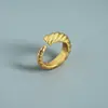 Diseño de Nicho Moda Anillo de Croissant Dorado Anillo de Moda Ins Anillo Versátil de Alta Gama