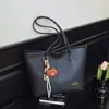 Bolso Retro de Gran Capacidad para Mujer 2025 Otoño Nueva Moda Color Contraste Hombro Axila Bolso Tote Casual para Ir al Trabajo