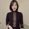 Novos tops de outono e inverno com mangas compridas, estilosos, que rejuvenescem e afinam para mães, com enfeites de strass e gola semi-alta, uma peça básica elegante e versátil para mulheres