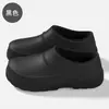 Pantuflas de algodón impermeables para mujer, con suela gruesa y forro de felpa para abrigar, zapatos de algodón antideslizantes para interior de invierno, al por mayor para hombre en invierno