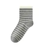 Cor básica estilo coreano, meias estudantis estilo preppy, com listras finas e design franzido, meias simples de cano médio, nova coleção outono/inverno para mulheres