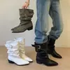 Botas de mujer versátiles con hebilla, botas de motociclista estilo vintage, botines plisados, nuevo modelo 2026, elegantes y sencillas