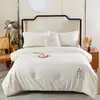 26 Novo Estilo de Outono Edredom de Fibra de Algodão Puro Edredom de Primavera e Outono Dormitório Estudantil Edredons de Cama Solteiro e Casal Edredons de Presente de Atividade Edredons Espessados de Inverno