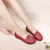 Plástico film para zapatos al por mayor zapatos de mujer moda primavera y otoño de caña baja tacón plano zapatos de mujer transpirables casual estilo británico