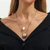 Colar com Pingente de Pão Metálico Brilhante Minimalista Transfronteiriço Europeu e Americano para Mulheres, Colar em Camadas da Moda com Pérolas Imitação Barrocas