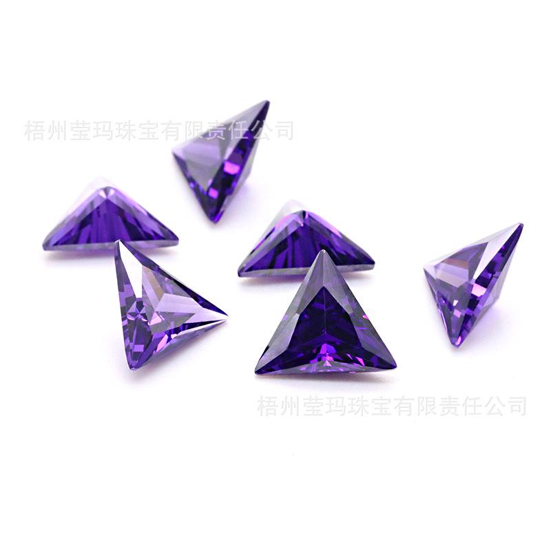 三角形紫蓝锆石
