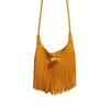 Bolsa de ombro nicho europeia e americana com franjas para mulheres, verão 2026 versátil couro macio trançado casual leve sob o braço crossbody