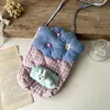 Nueva bolsa de almacenamiento estudiantil versátil a cuadros con temática de muñecas, bolsa de tela linda estilo coreano con relleno de algodón, bolso cruzado para mujer para llevar al hombro para teléfonos