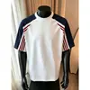 Camiseta deportiva color block de tres rayas estilo americano para hombre y mujer, primavera/verano, peso pesado, cuello redondo juvenil, holgada, casual de manga corta