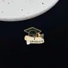 Broche Metálico Comemorativo Temporada de Formatura Pin Livro Capelo Conjunto de Insígnias de Formatura de Estudante