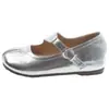 Zapatos Mary Jane de estilo coreano con una sola tira y puntera dividida para mujer, colección primavera/verano 2026, con un diseño suave, etéreo e inspirado en el ballet.